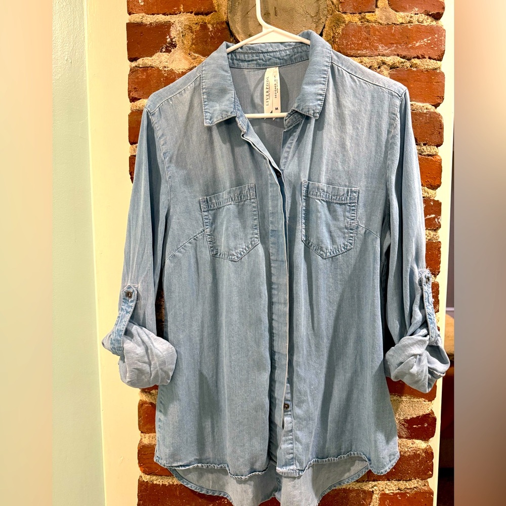 Liverpool chambray top- M